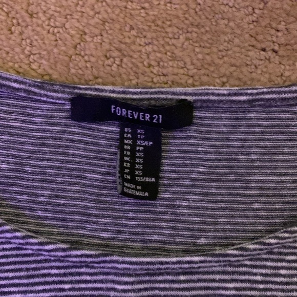 Forever 21 XS tee shirt (fits like a s) - Picture 2 of 2
